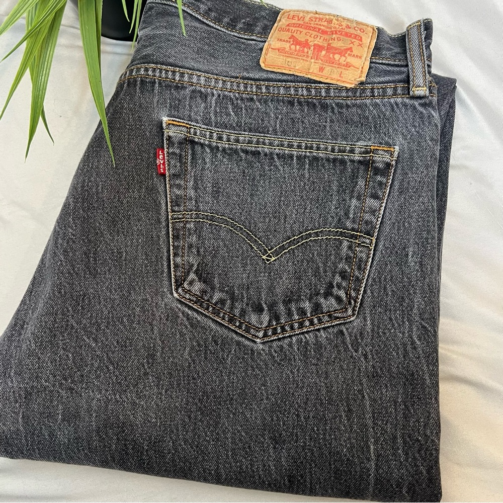 Levi's 501 Straight Leg Button Fly Jeans Size 38x32